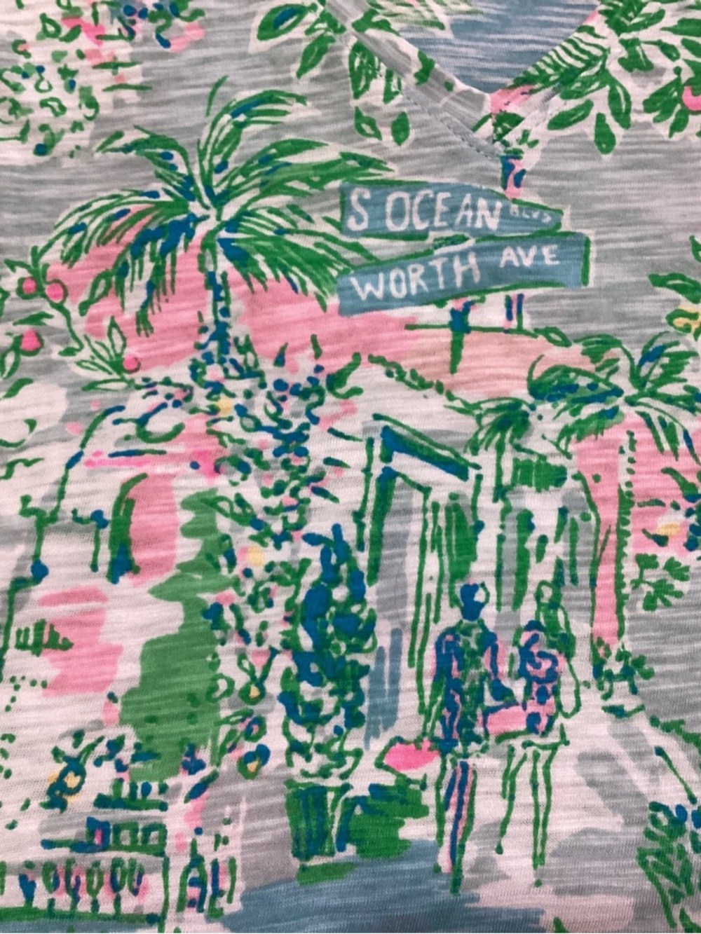 Lilly Pulitzer Etta V-Neck Tropical Print Tee in Green & Pink Size M 001504 - Picture 4 of 8